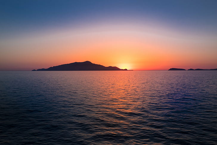 海の地平線の間の山、日没、島の山、地平線、島の太陽、イタリア、レッドブルー、自然、海、海、海岸、アマルフィ、カプリ、ソレント、ソレント、イタリア、イタリア、海、夏、夕暮れ、空、風景、青い、 HDデスクトップの壁紙