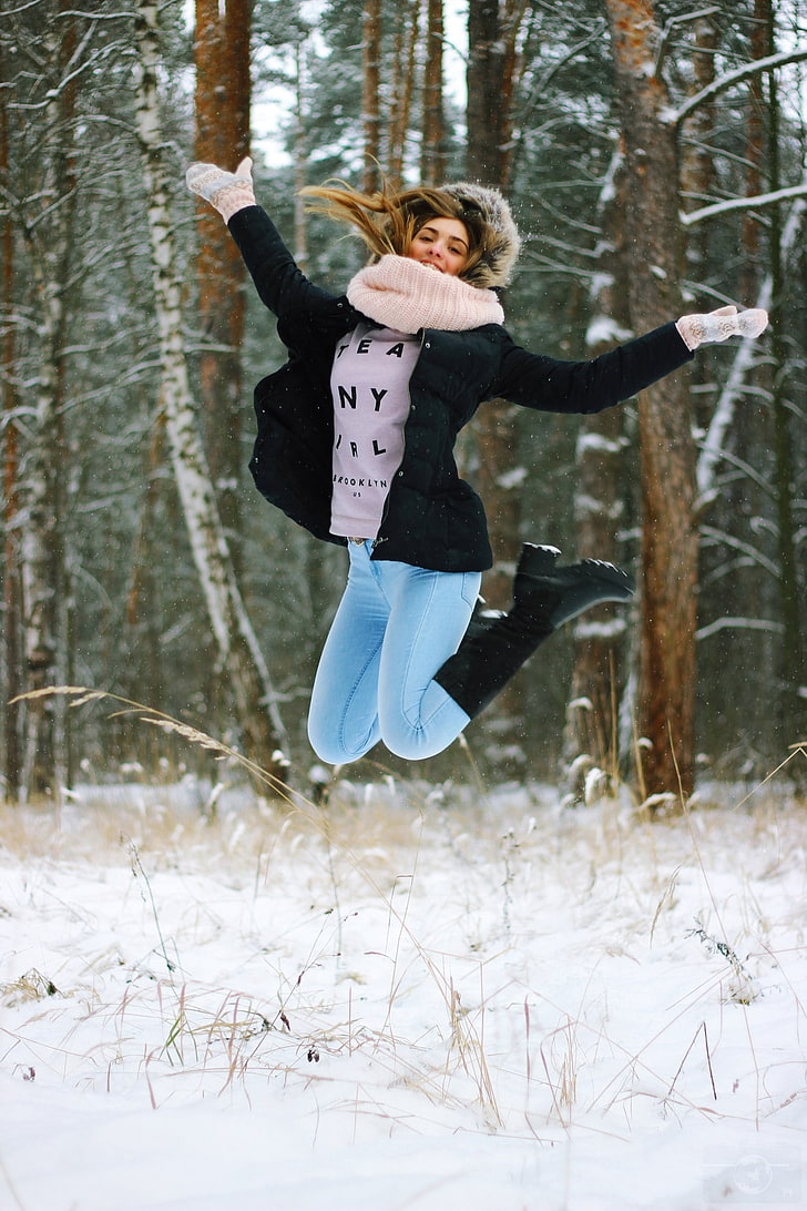 jumping, winter, women, women outdoors, Vitaly Plyaskin, black jackets, HD wallpaper