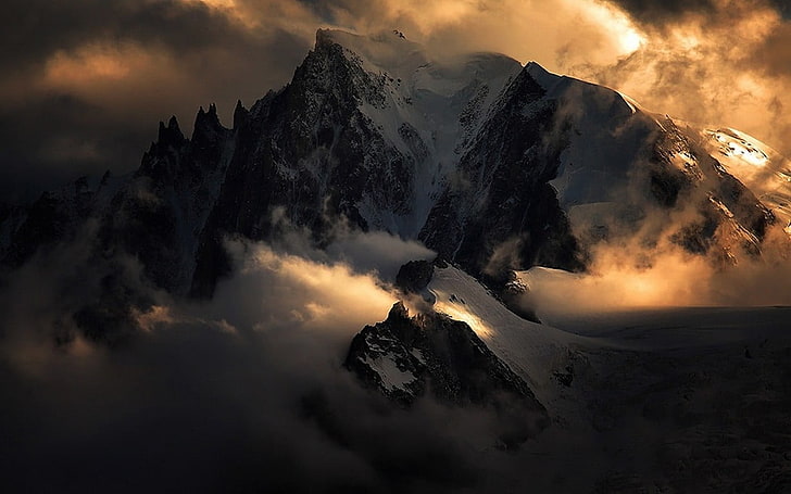 montanha coberta de neve, montanhas, alpes, natureza, cume, neve, nuvens, paisagem, ouro, vento, frio, luz solar, HD papel de parede