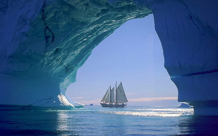 barca bianca, natura, paesaggio, iceberg, barche a vela, mare, grotta, ghiaccio, luce del sole, Groenlandia, freddo, Sfondo HD