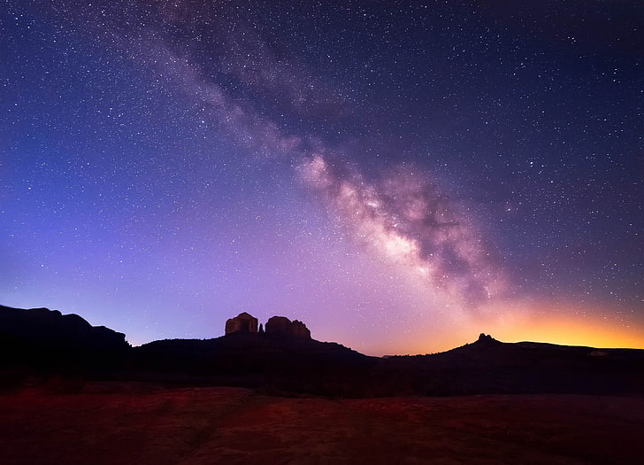 Silhoutte des Berges, der Landschaft, der Sterne, des Raumes, der Milchstraße, HD-Hintergrundbild