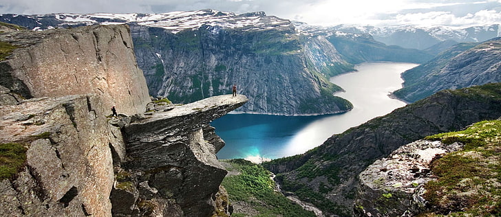 скална планинска скала, фиорд, море, скала, каньон, сняг, облаци, скала, Норвегия, пейзаж, природа, вода, планини, панорама, HD тапет
