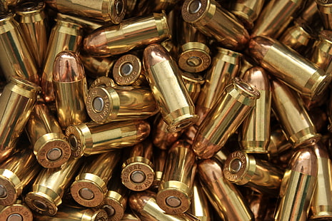 gold gun bullets, macro, weapons, bullets, cartridges, HD wallpaper HD wallpaper