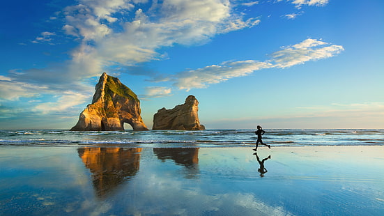 playa, nubes, roca, formación rocosa, correr, cielo, mujeres, Fondo de pantalla HD HD wallpaper