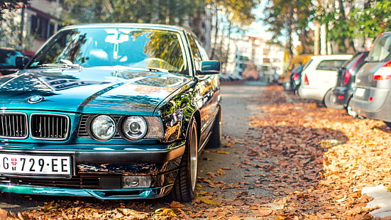 auto BMW Serie M blu, autunno, foglie, BMW, tuning, E34, 525, Sfondo HD HD wallpaper