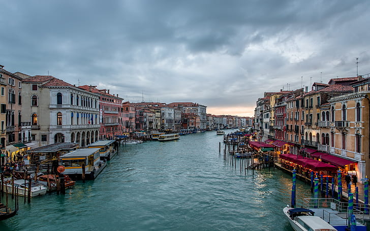 Jour nuageux à Venise, Venise, condole, bateaux, Fond d'écran HD