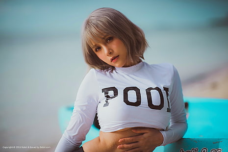 женский белый укороченный топ с длинными рукавами, bololi, короткие волосы, пляж, футболка, Xià Měi Jiàng, женщины, грудь, мокрое тело, блондинка, HD обои HD wallpaper