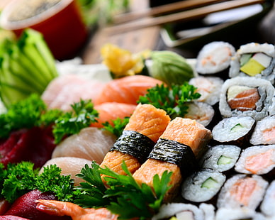 суши и нигири, рыба, роллы, суши, японская кухня, петрушка, HD обои HD wallpaper