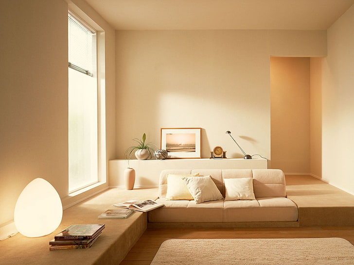 Beige 3-Sitzer-Sofa und drei Kissen, Sofa, Bad, Licht, Möbel, Komfort, HD-Hintergrundbild