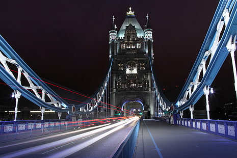 fotografia timelapse mostu nocą, londyn, fotografia timelapse, most, noc, długa ekspozycja, turyści, noc, londyn - Anglia, słynne miejsce, Tower Bridge, most - sztuczna struktura, anglia, wielka brytania, tamiza, architektura, ruch uliczny , rzeka, zmierzch, oświetlona, ​​długa ekspozycja, podróż, scena miejska, Tapety HD HD wallpaper