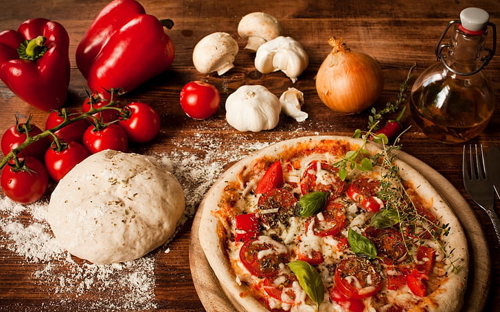 pizza y pan, pizza, masa, harina, harina, tomate, pimiento, campana, cebolla, ajo, queso, champiñones, aceite, Fondo de pantalla HD