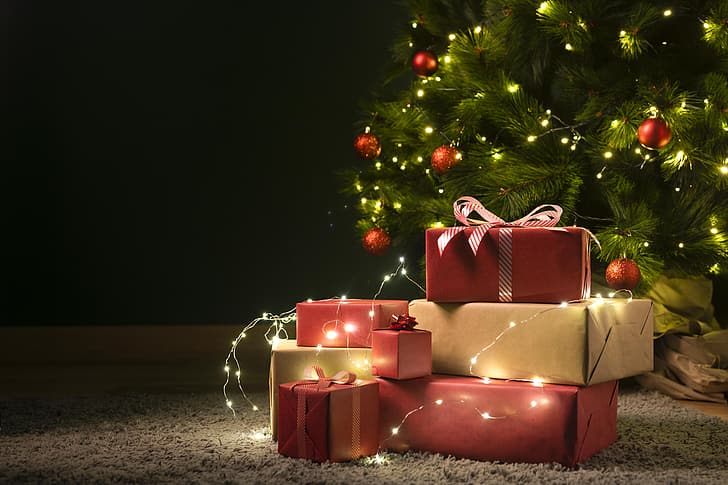 زخرفة ، أضواء ، شجرة ، عيد الميلاد ، هدايا ، رأس السنة الجديدة ، خشب ، خمر ، صندوق هدايا، خلفية HD