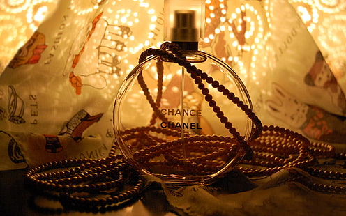 Tapeta z perfumami marki CHANEL, butelka z rozpylaczem zapachowym Chanel Chance, Tapety HD HD wallpaper