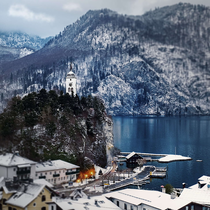 austria, blue, church, cold, hill, lake, mountain, traunkirchen, traunsee, village, winter, wintry, HD wallpaper