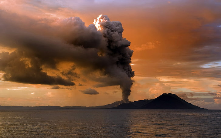 white and black sea shell, volcano, landscape, clouds, sunset, sea, eruption, HD wallpaper