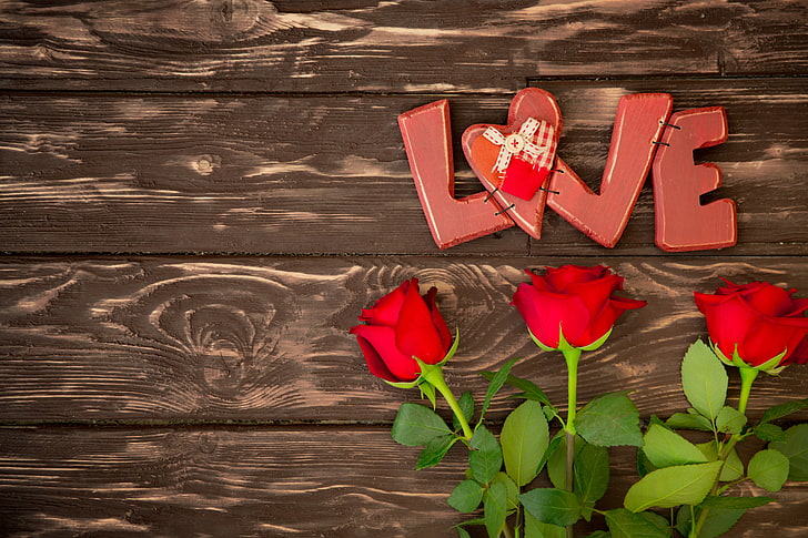 Hearts, red, love, heart, wood, romantic, Valentine's Day, gift, roses, HD  wallpaper | Wallpaperbetter