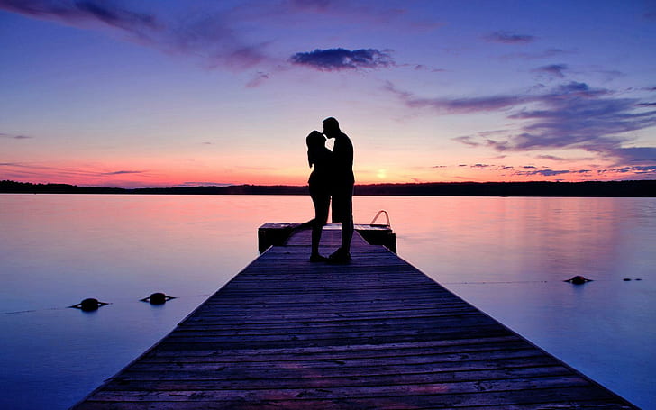 Sunset Kiss, Love`` lac, coucher de soleil, couple, baiser, Fond d'écran HD