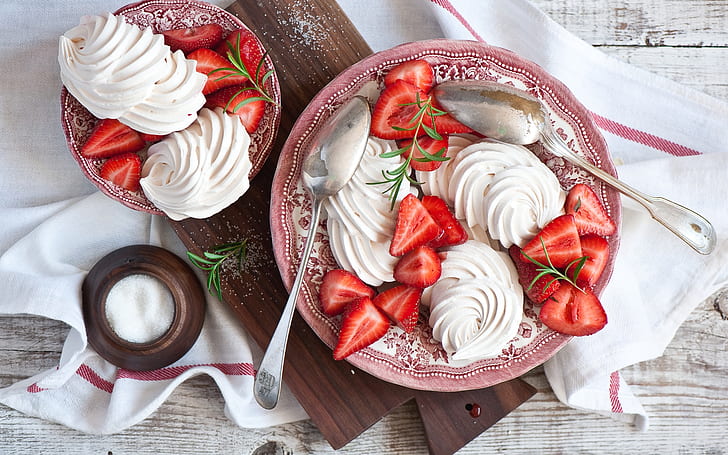 Meringues and Strawberries Dessert, white pasty with sliced strawberries on pink ceramic plate and saucer, meringues, strawberries, dessert, HD wallpaper