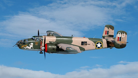 طائرة أحادية السطح مموهة باللونين الأخضر والبني ، الولايات المتحدة الأمريكية ، قاذفة ، ذات محركين ، خماسية ، أمريكا الشمالية B-25 ميتشل، خلفية HD HD wallpaper