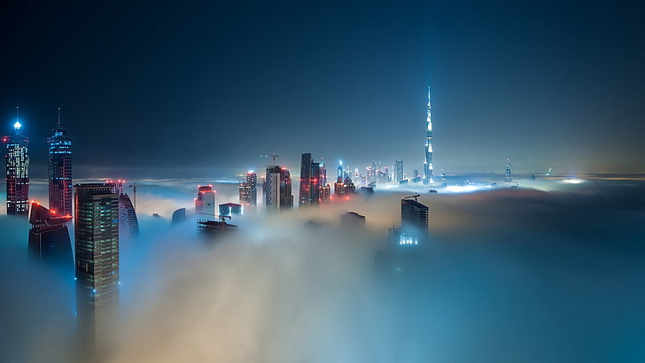 Дубай, Саудитска Арабия, птичи поглед на високи сгради, заобиколени облаци през нощта, град, сграда, градски пейзаж, мъгла, Дубай, Бурж Халифа, небостъргач, облаци, нощ, HD тапет