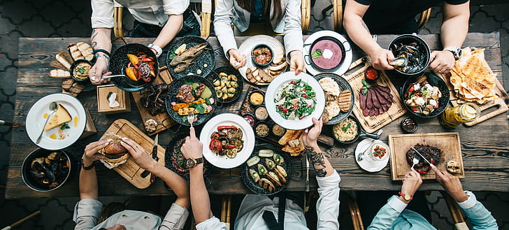 amis, table, banquet, plats, vue de dessus, variété de plats, Fond d'écran HD