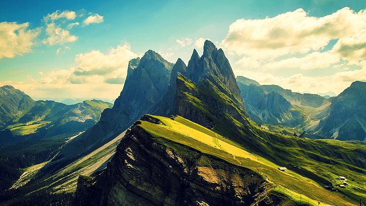 zielona góra, zielone góry w ciągu dnia, chmury, drzewa, przyroda, wzgórza, krajobraz, góry, grzbiety, Dolomity (góry), zieleń, niebo, skały, fotografia, Tapety HD