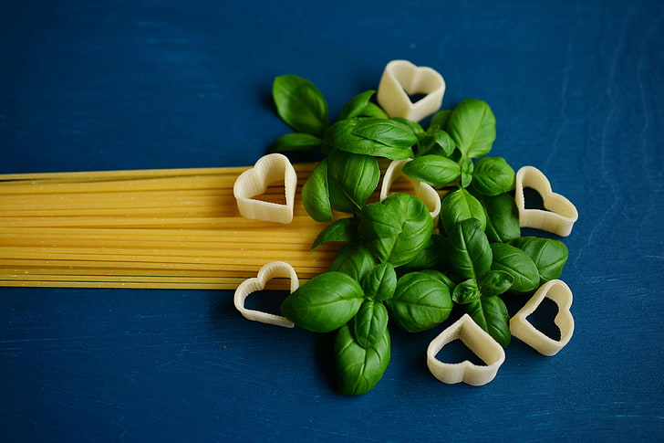 basil, bouquet, carbohydrates, cook, eat, food, heart, ingredient, italian, noodles, pasta, spaghetti, HD wallpaper