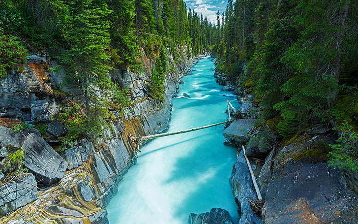 cuerpo de agua entre roca, naturaleza, paisaje, Canadá, bosque, río, roca, agua, verde, árboles, turquesa, Fondo de pantalla HD