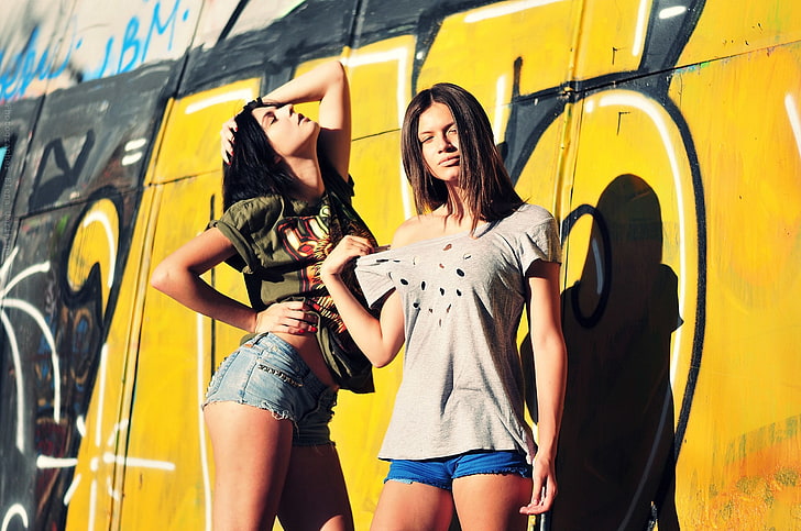 women, model, jean shorts, wall, graffiti, HD wallpaper