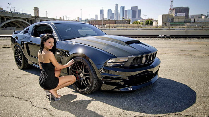 muscle car grigia, donne con auto, Mustang gt350r, Sfondo HD