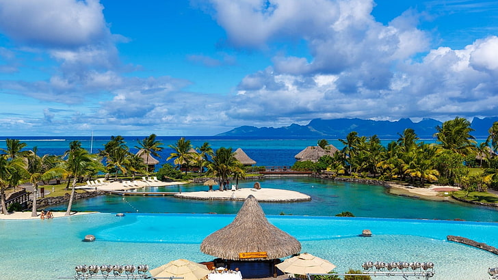 capanna nipa, paesaggio, natura, tropicale, resort, Tahiti, Polinesia francese, mare, spiaggia, piscina, palme, isola, montagne, nuvole, estate, Sfondo HD