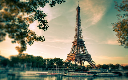 Айфелова кула, Париж Франция, Айфелова кула, размазана, Париж, Франция, филтър, лодка, дървета, клон, архитектура, кула, HD тапет HD wallpaper