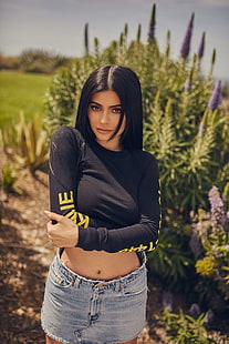 Kylie Jenner, model, celebrity, women, black dress, HD wallpaper HD wallpaper