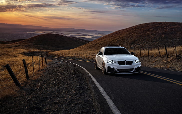 BMW M235i белый автомобиль, дорога, горка, белый внедорожник bmw, бмв, белый, автомобиль, дорога, холмы, HD обои