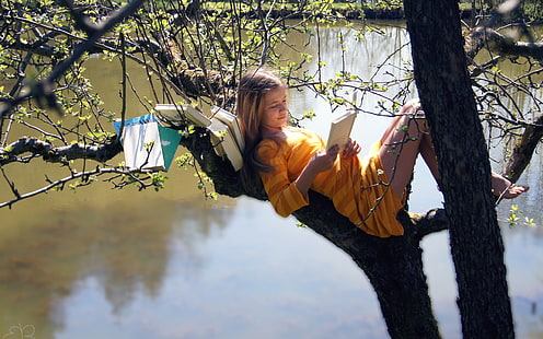 หญิงสาวบนต้นไม้อ่านหนังสือสาวต้นไม้อ่านหนังสือ, วอลล์เปเปอร์ HD HD wallpaper
