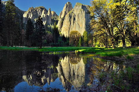 brown rock mountain vid havet under soluppgång, cathedral rocks, cathedral rocks, Reflections, Cathedral Rocks, rock mountain, seaside, Sunrise, Blue Skies, Capture, NX2, Edited, Chimney, Vista, Central, Yosemite, Sierra, Color, Pro Day, Dag 4, Evergreens, Glas, Högre, Cathedral Spires, Hillside, Trees, Lake, Water, Landscape, SW, Lower, Middle, Mountains, Distance, Nature, Nikon D800E, Pacific Ranges, Pond, Portfolio, Sierra Nevada, Gully, Trip , Paso Robles, Window, Yosemite National Park, Yosemite Valley, USA, HD tapet HD wallpaper