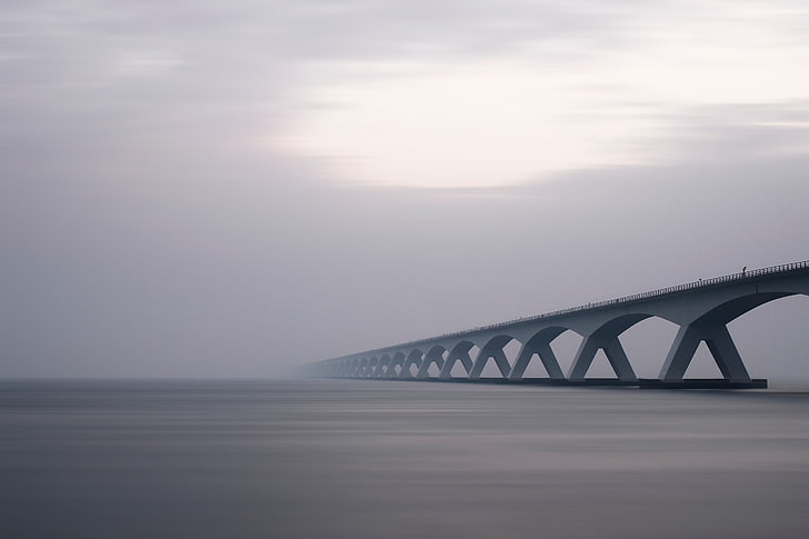 graue Betonbrücke, Meer, Zeelandbrug, Horizont, Fotografie, Niederlande, Brücke, Nebel, Wasser, Langzeitbelichtung, Architektur, Bewegungsunschärfe, HD-Hintergrundbild
