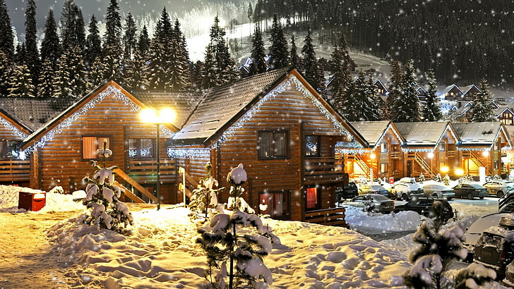 Schnee, Winter, Zuhause, Hütte, Baum, Blockhaus, Haus, Holz, Weihnachten, Weihnachtsbeleuchtung, Urlaub, Ferienhaus, Weihnachtsdekoration, Landschaft, Schneefall, HD-Hintergrundbild