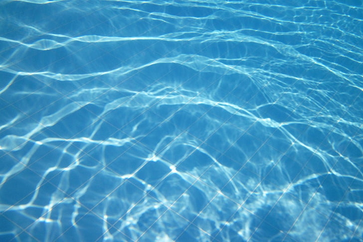 водное пространство, вода, синий, жидкость, узор, бассейн, отражение, рябь, под водой, вода, голубой, солнечный свет, HD обои