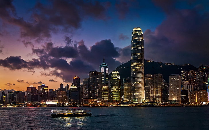 architecture, Chine, paysage urbain, nuages, soirée, ferry-boat, port, Hong Kong, paysage, lumières, métropole, moderne, mer, gratte-ciel, urbain, Fond d'écran HD