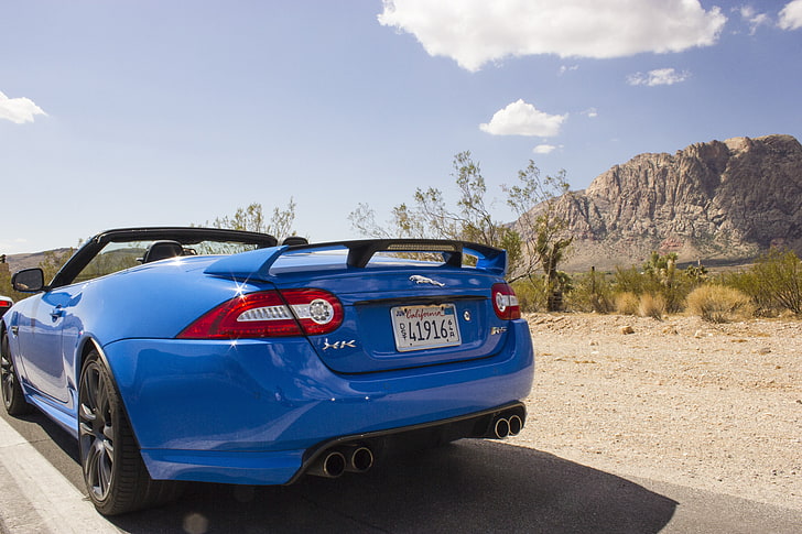 niebieski 5-drzwiowy hatchback, Jaguar (samochód), samochód sportowy, pustynia, niebieskie samochody, samochód, pojazd, Tapety HD