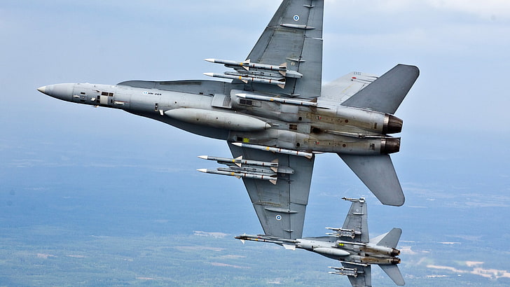 灰色の戦闘機、軍隊、フィンランド空軍、マクドネルダグラスF / A-18ホーネット、 HDデスクトップの壁紙