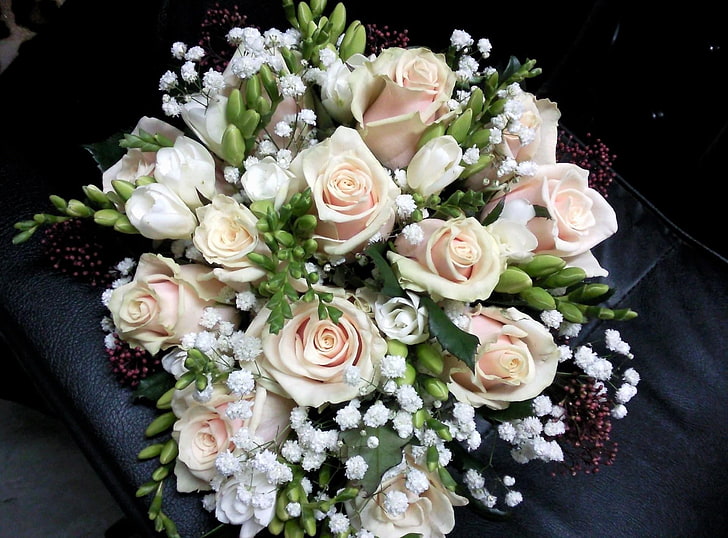 분홍색과 흰색 장미 꽃다발, 장미, 프리지아, 라든지, 꽃다발, 장식, HD 배경 화면