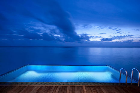 Освещенный бассейн на закате, пара ручек из нержавеющей стали, остров, вид, спокойный, тропический, мир, лагуна, джакузи, гавайский, закат, океан, тихий, рай, плавание, HD обои HD wallpaper