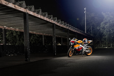 オレンジ色のスポーツバイクとフルフェイスヘルメット、ホンダ、cbr1000rr、レプソル、オートバイ、自転車、 HDデスクトップの壁紙 HD wallpaper