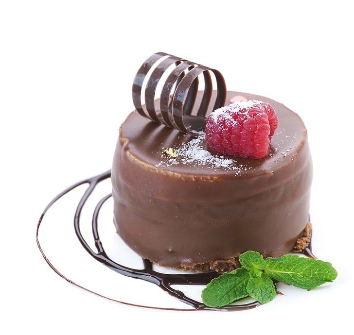 Schokoladenkuchen mit Himbeerspitze, Kuchen, Himbeere, Schokolade, Nachtisch, weißer Hintergrund, verzierend, HD-Hintergrundbild