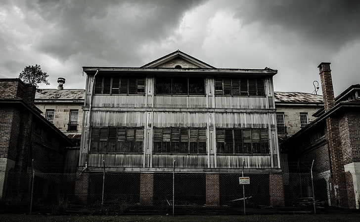 Opuszczony azyl psychiatryczny, szaro-brązowy drewniany dom, architektura, budynki, opuszczony, przerażający, straszny, australia, brisbane, psychiczny, azyl, Tapety HD