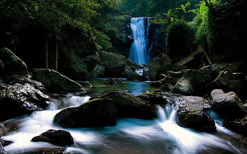 водопади с камъни, водопад, скала, река, гора, влажно, природа, продължително излагане, HD тапет HD wallpaper