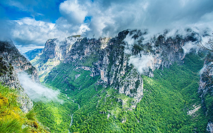 Vikos Gorge y montañas Pindus en el norte de Grecia en las laderas del sur en la montaña Timphi Landscape Hd fondo de pantalla para escritorio 3840 × 2400, Fondo de pantalla HD