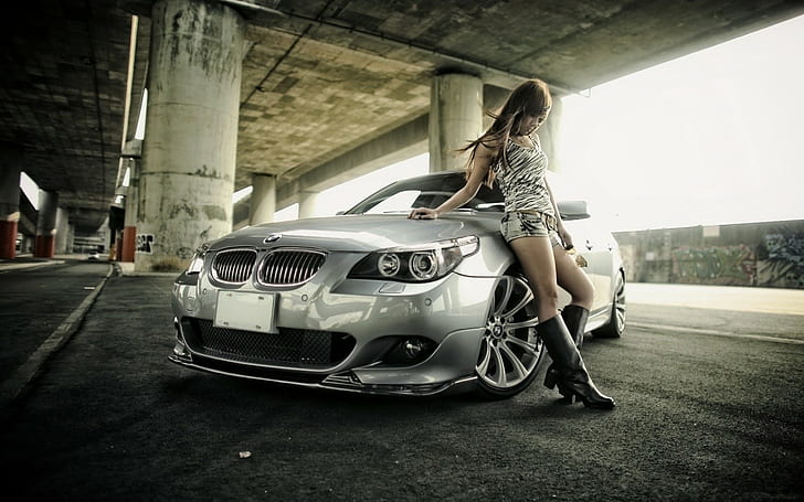 women with cars, parking lot, car, leather boots, brunette, HD wallpaper